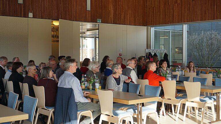Besucher der Festveranstaltung